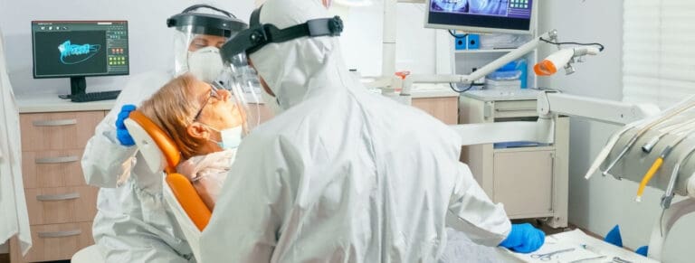 Estudo revela aumento da emigração de dentistas em 2020