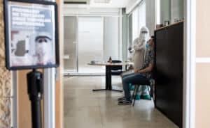 Estudantes universitários com menos interesse nos testes à Covid-19