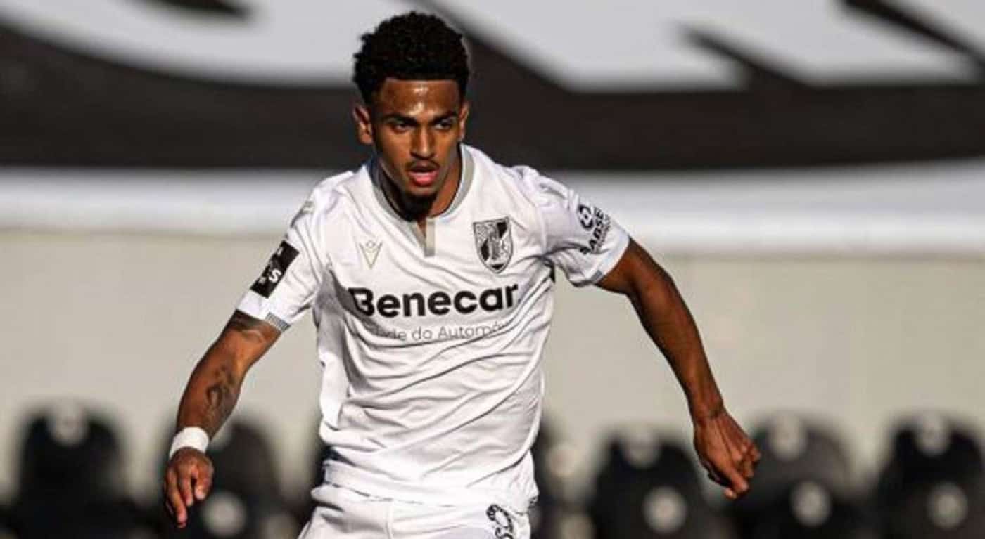 Sporting interessado em levar Marcus Edwards do Vitória SC