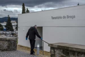 CMB tranquiliza moradores: Tanatório cumpre todas as normas exigidas