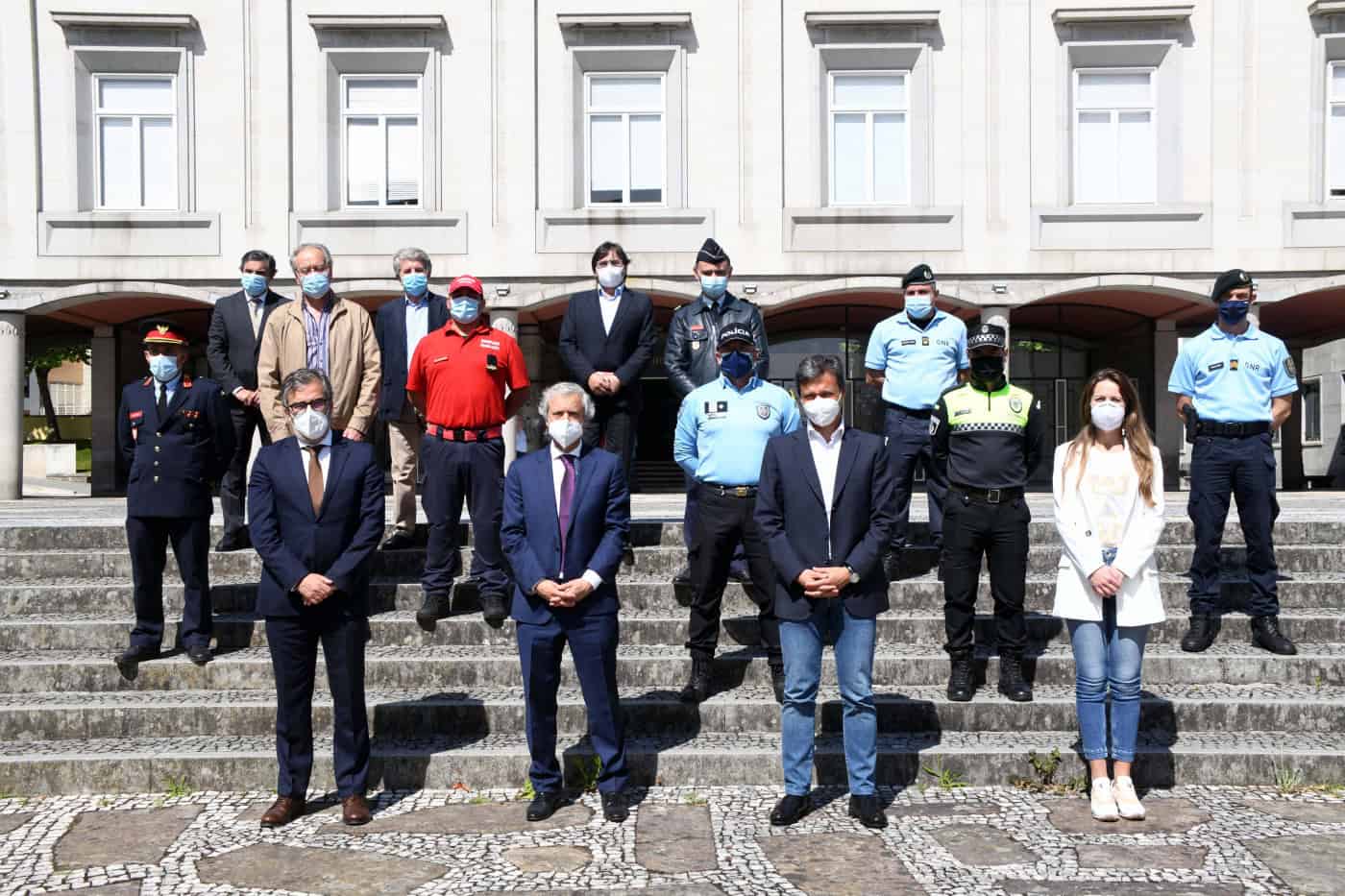 Famalicão apoia profissionais da linha da frente com acesso gratuito à piscina