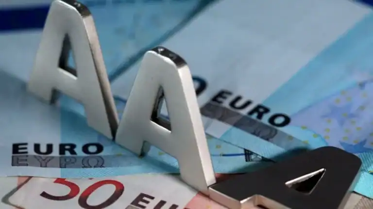 Economia da zona euro deverá crescer 4,3% em 2021 e 4,4% em 2022