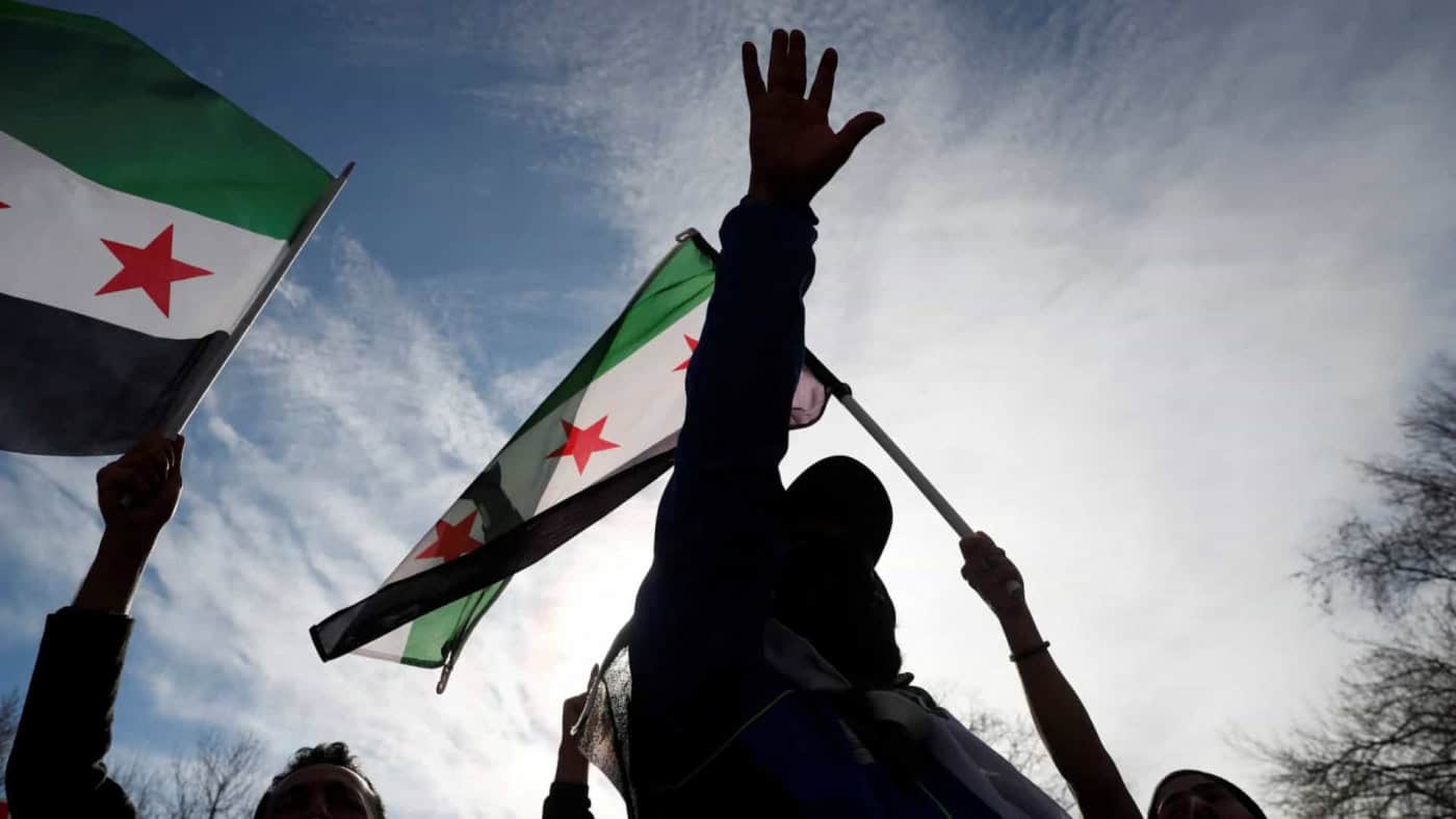 Dez anos de guerra fizeram quase meio milhão de mortos na Síria