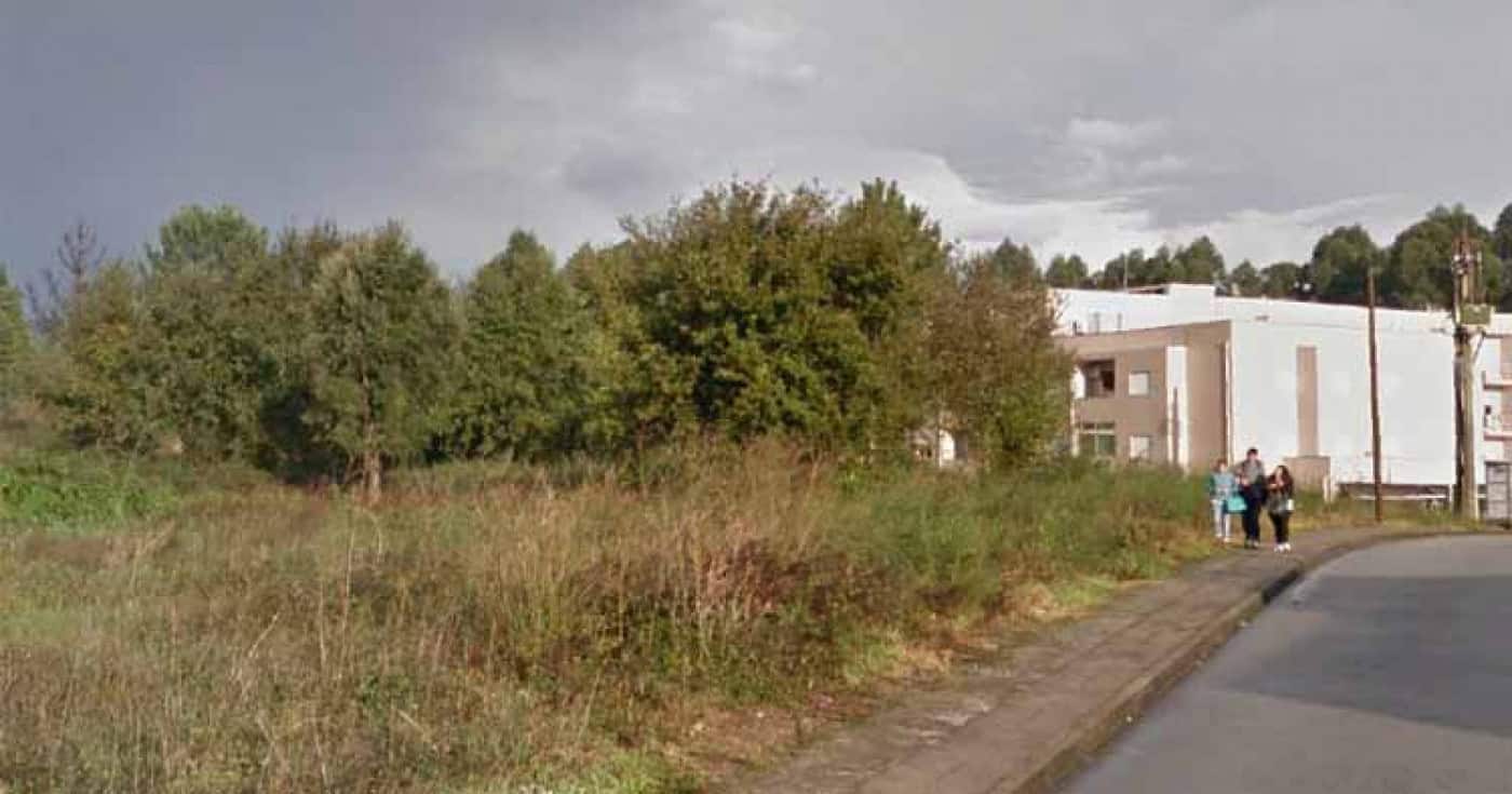 Moradores entregam petição para travar construção de habitações sociais em Ferreiros