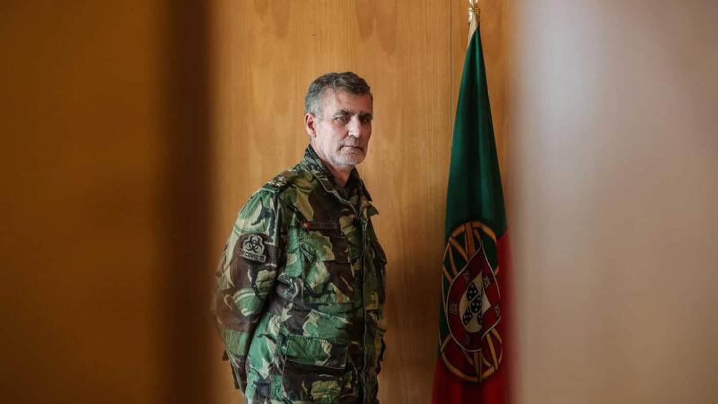 Portugal vacinará em média 100 mil pessoas por dia em junho