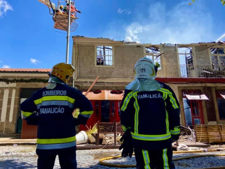 Incêndio no centro de Famalicão deixa família desalojada