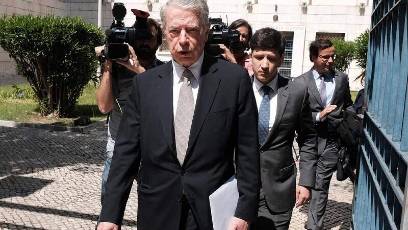 Julgamento de Ricardo Salgado adiado