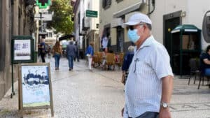 Covid-19: Portugal regista 890 casos, o maior número em três meses