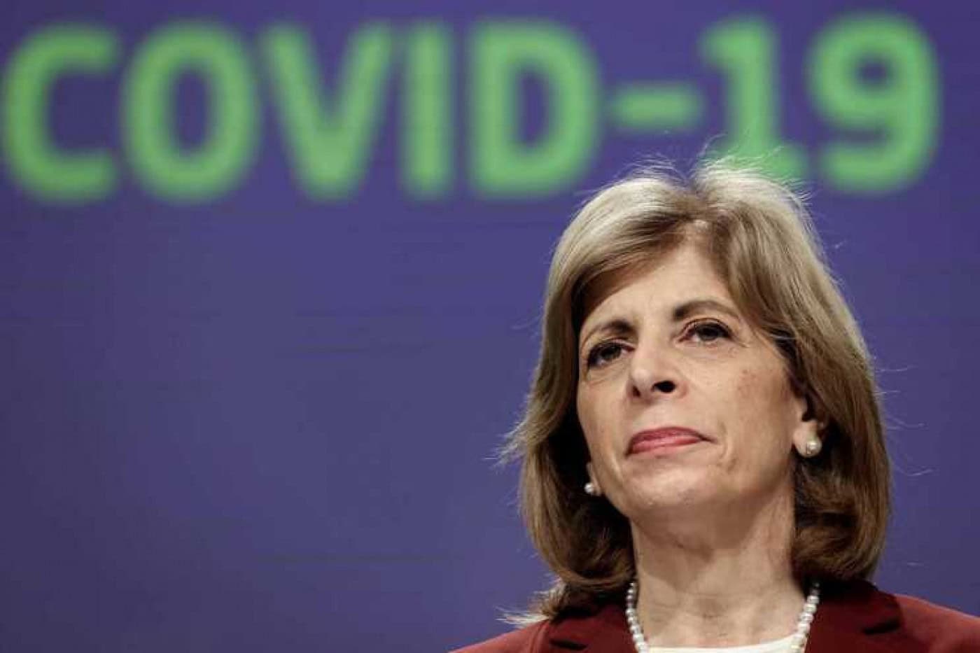 Comissária europeia diz que variante Delta “diminui força do escudo protetor” da vacina