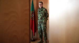 Vacinação para maiores de 18 anos começa a 4 de julho