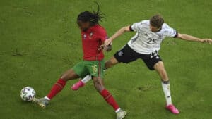 Fernando Santos aposta em Renato Sanches e João Moutinho