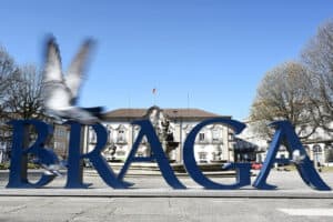 Braga em risco elevado. País não reúne condições para avançar no desconfinamento