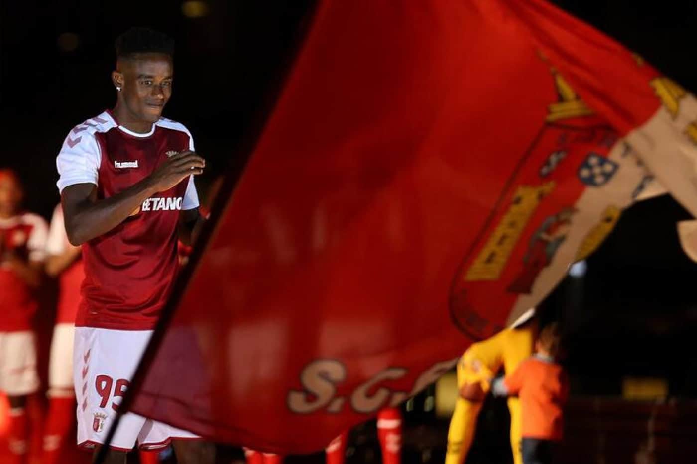 Cajú cedido por empréstimo ao Aris Limassol