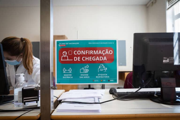 Estão a aumentar as faltas de presença nos centros de vacinação em Portugal