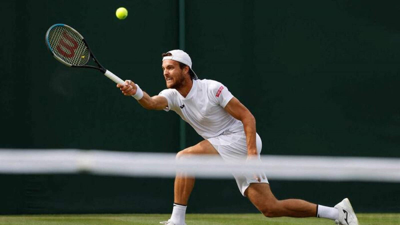 João Sousa "dececionado" com derrota na estreia no Grand Slam