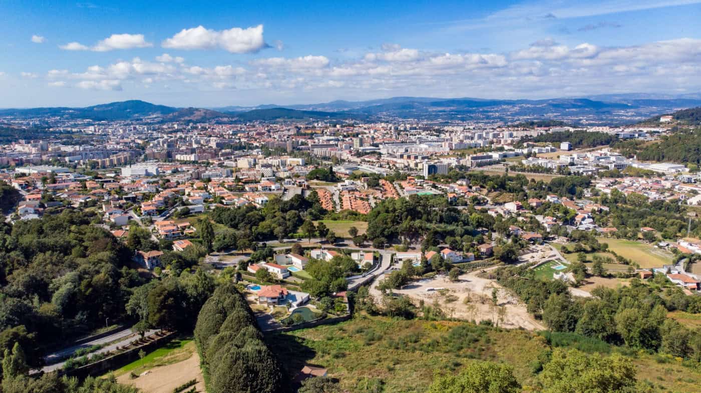 Braga permanece em risco elevado e Famalicão em alerta