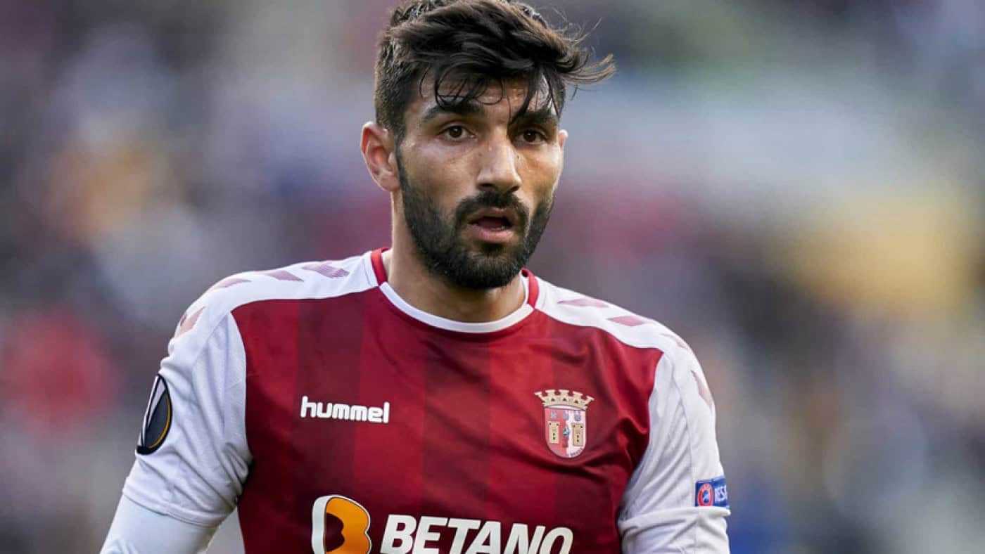 SCB e Sporting chegaram a acordo para a transferência de Ricardo Esgaio, avança a SIC