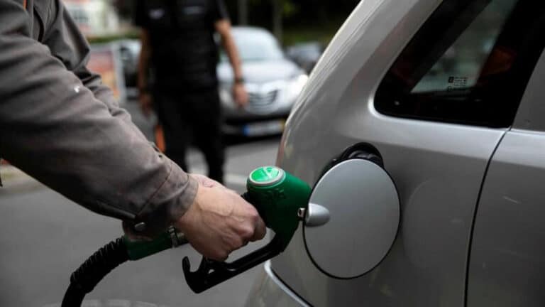 Preço dos combustíveis em máximos desde 2012