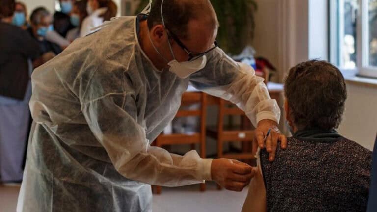 Novo recorde. Mais de 141.500 vacinas administradas na 2ª feira