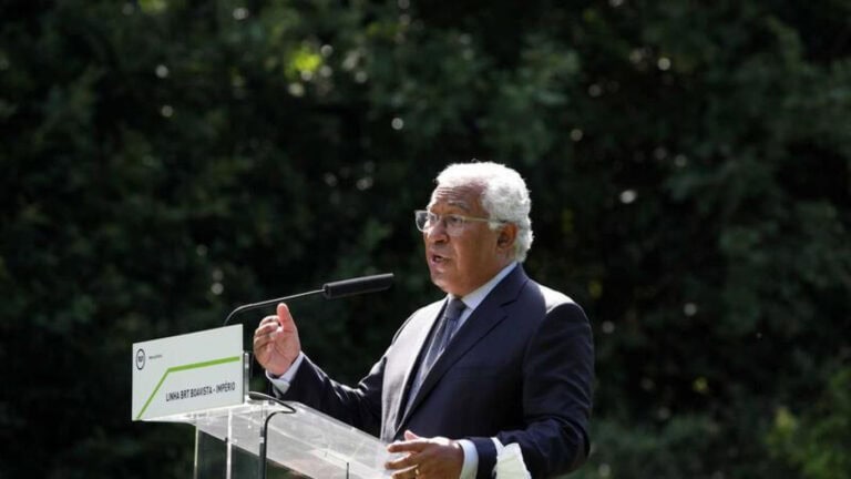 Costa assume que Portugal está "mesmo a enfrentar uma quarta vaga desta pandemia"