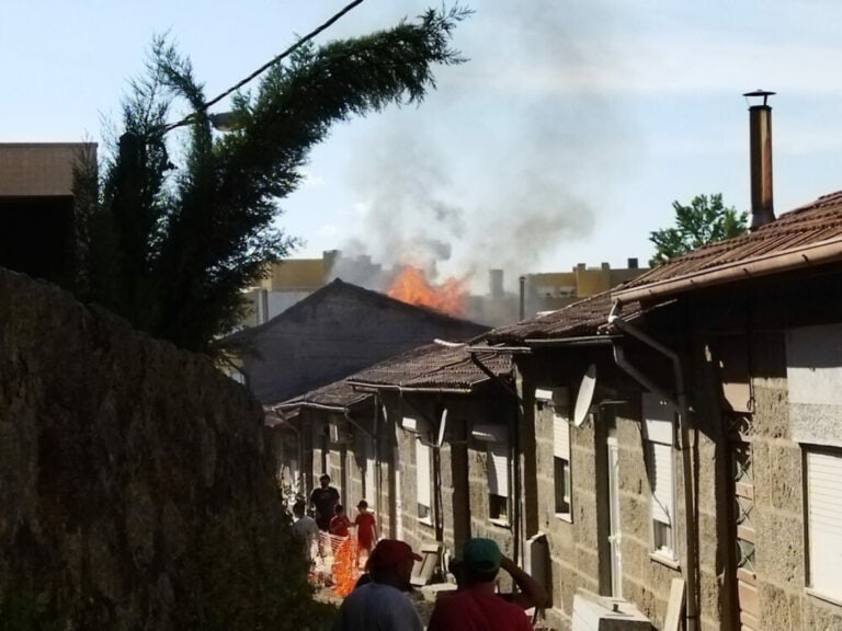 Guimarães. Incêndio em habitação deixa 12 pessoas desalojadas