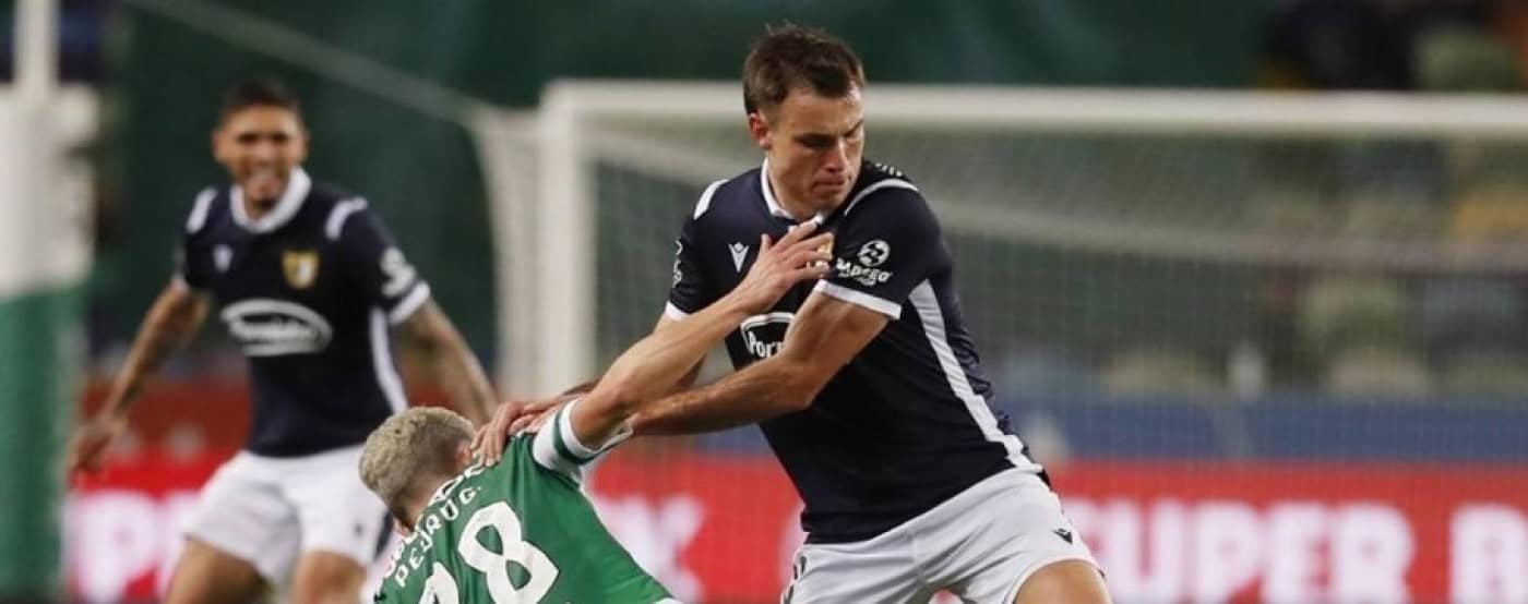 Ugarte testa positivo à covid-19 e adia transferência para o Sporting