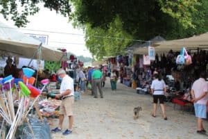 Sanitários encerrados e "falta de organização" preocupam feirantes em Braga