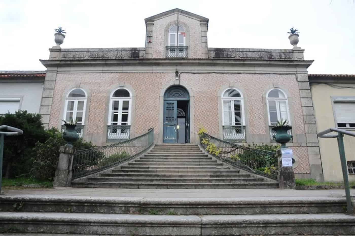 PS critica “inversão de papéis” entre Confiança e antiga escola Francisco Sanches