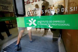 Taxa de desemprego desce para 6,9% em junho&nbsp;