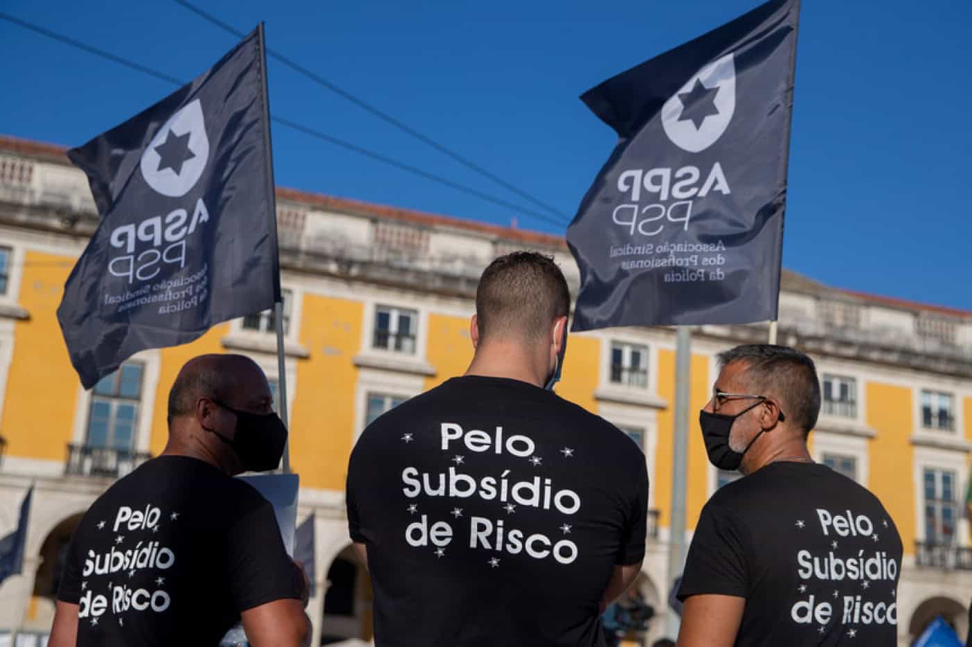 Associações sindicais da PSP e GNR vão recorrer ao Parlamento para fixação de subsidio de risco