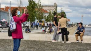 Mais 18 mortes e 1094 novos casos de Covid-19 em Portugal. Rt sobe para 0,93