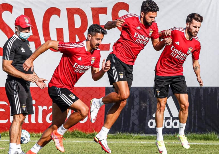Benfica recebe Spartak Moscovo e está a um pequeno 'passo' do 'play off'