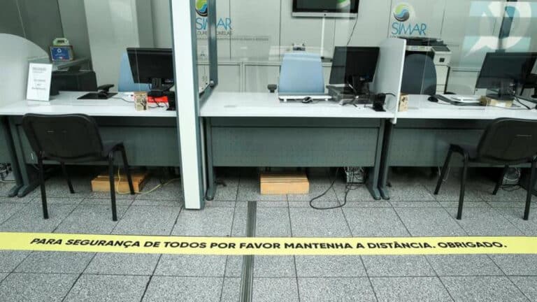 Governo clarifica que teletrabalho é incompatível com atendimento ao público