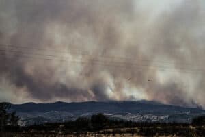 Incêndio em Castro Marim mobiliza mais de 600 bombeiros