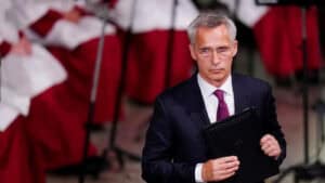 Secretário-geral da NATO responsabiliza liderança afegã por "tragédia"