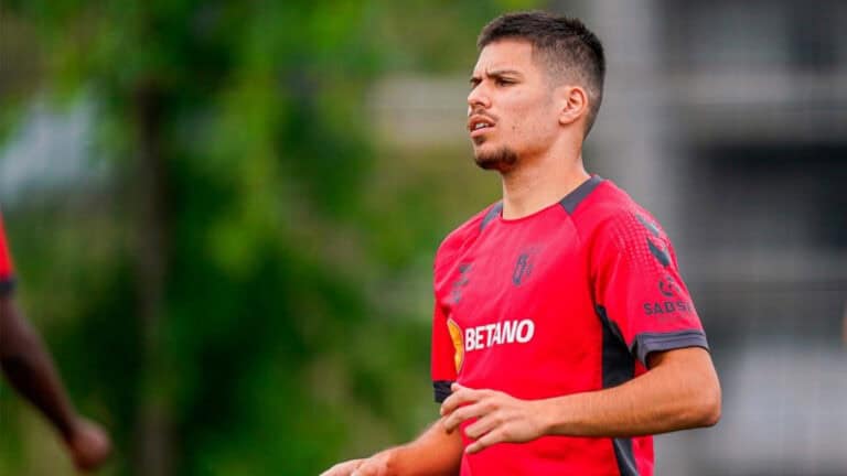 Francisco Moura já treina sem condicionalismos com o plantel do SCB