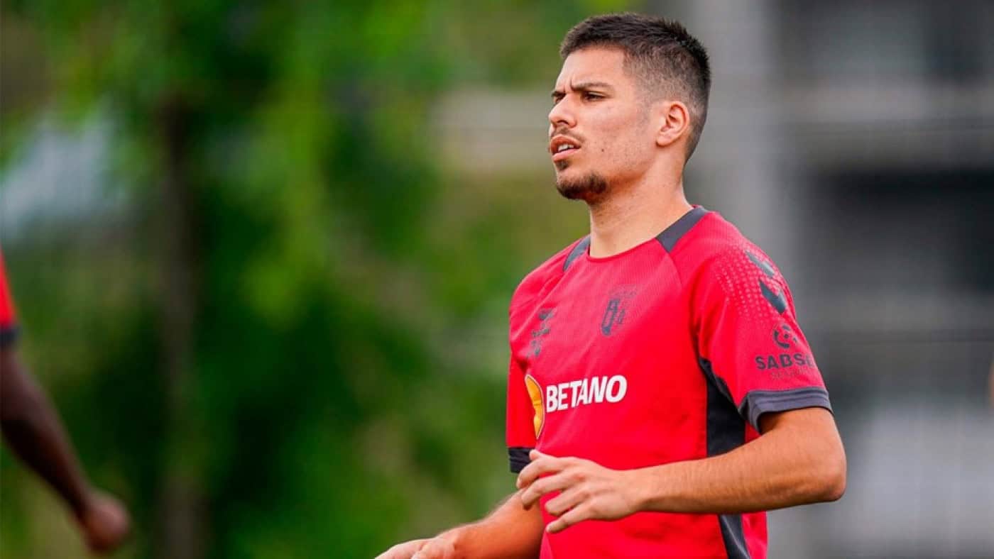 Francisco Moura já treina sem condicionalismos com o plantel do SCB