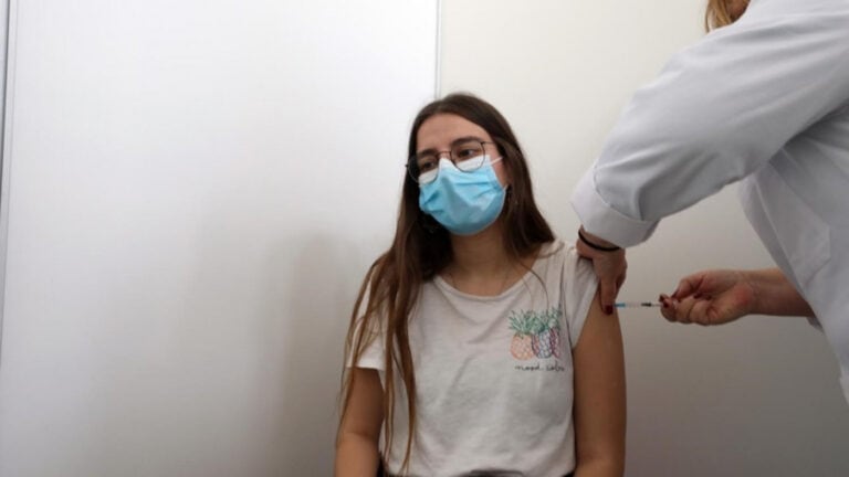 Números aquém do previsto. Centro de Vacinação de Braga apela à vinda dos jovens esta quarta-feira