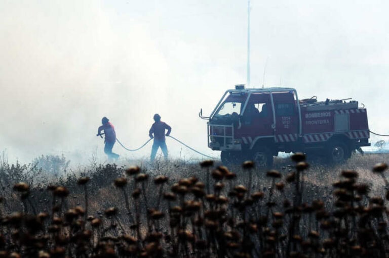Incêndios: Governo prolonga situação de alerta até quinta-feira em 14 distritos