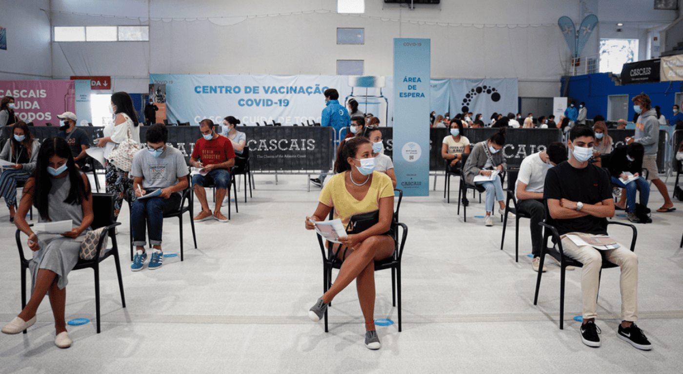 Covid-19. Vacinação dos 12 aos 15 anos começa com 110 mil agendamentos