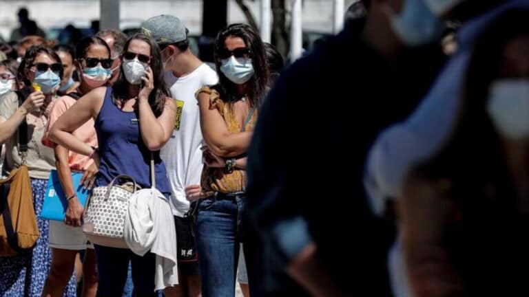 Portugal tem 72% da população com a vacinação completa