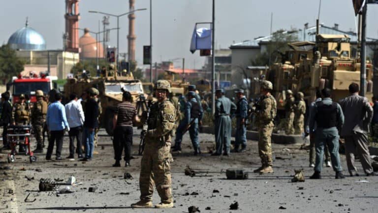 Explosão nas imediações do aeroporto de Cabul