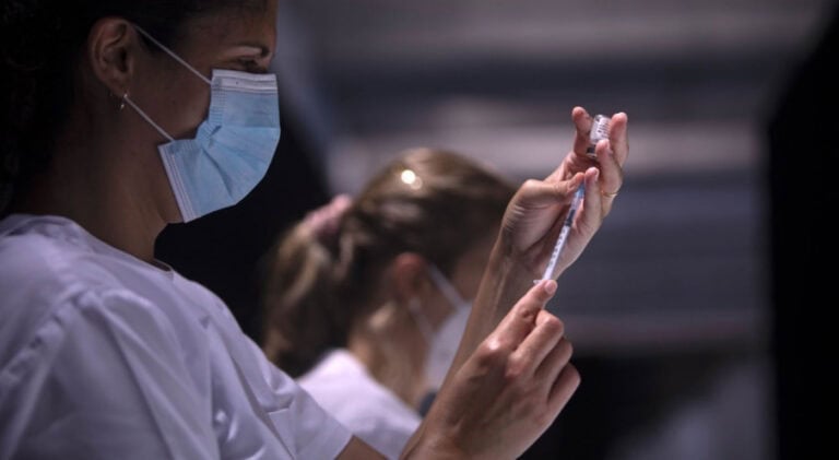 Mais de 86 mil jovens devem ser vacinados este fim-de-semana