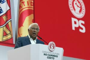 Costa promete mais lugares nas creches e alargamento de abonos para as famílias