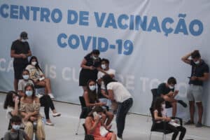 Covid-19. Mais de 100.000 pessoas vacinadas no fim de semana
