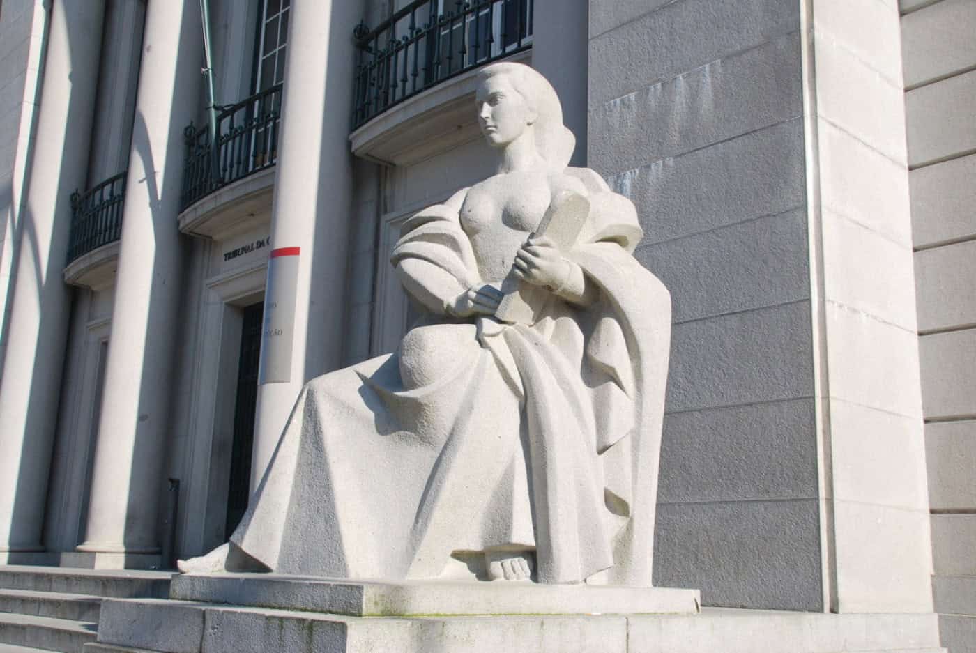 Greve encerra Tribunal do Trabalho de Guimarães