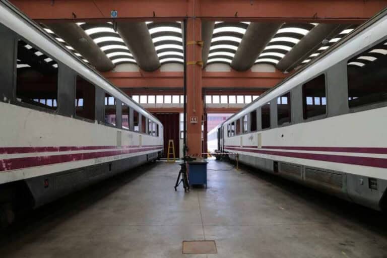 Três carruagens elétricas iniciam amanhã ensaios na Linha do Minho