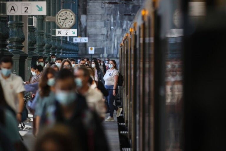 Mais 1.822 infeções, seis mortes e menos doentes internados nas últimas 24 horas