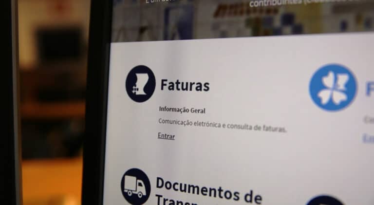 Espaço para despesas dos ginásios este mês no e-fatura