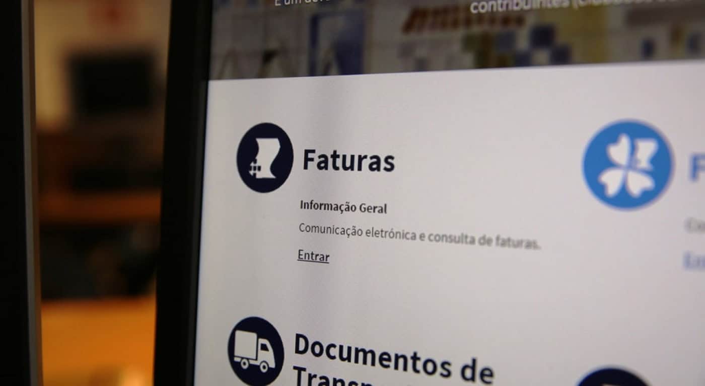 Espaço para despesas dos ginásios este mês no e-fatura